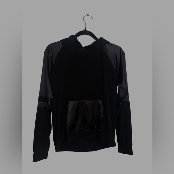 Black sweater-Great Condition-Never Worn - Picture 1 of 3